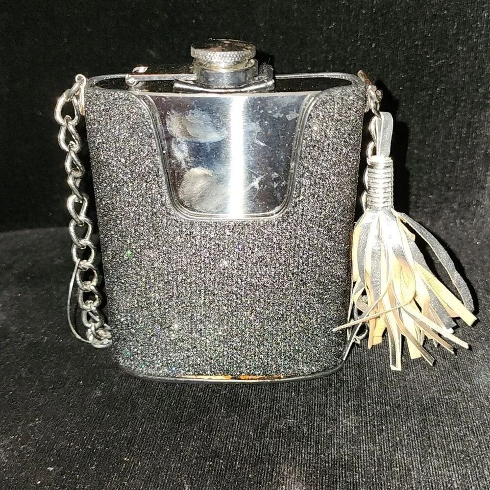 Flask crossbody - Picture 2 of 5